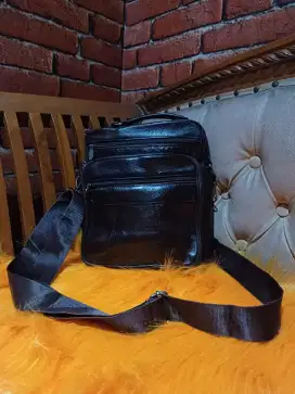 Tas slempang cowo kulit asli tebal gemoy
