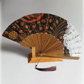 kipas tangan kayu