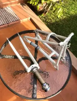 Brompton fork and triangle white papyrus 2019