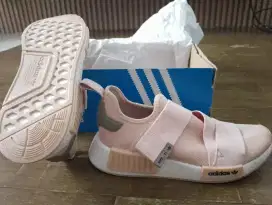 Sepatu Adidas NMD (cewek) ORI 1000%