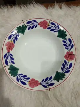 Piring antik kangkung