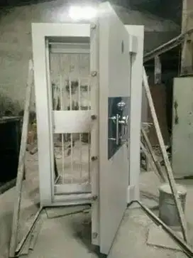 Pintu Khasanah Safe Pintu besi Bank Vault Door Pintu Kluis PKZ