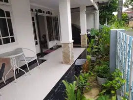Rumah Asri Komplek Pinang Griya Kota Tangerang.