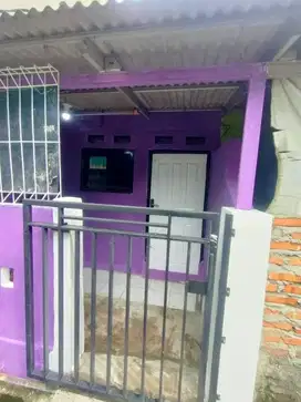 Disewakan rumah mimalis di belakang kelurahan Kalobaru Kranji