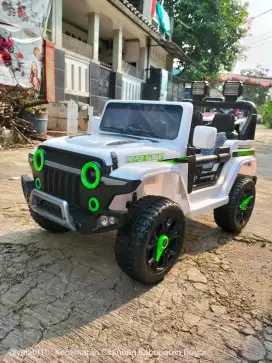 MOBIL AKI REMOTE JEEP OFFROAD COD