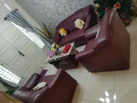 Dijual kursi sofa ruang tamu warna merah maron