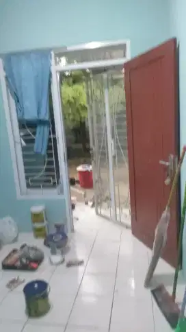 Di kontrakan Rumah
