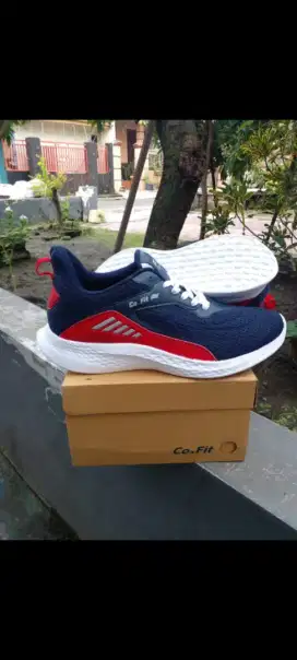 Jual sepatu runing size 42 tp untuk d pakai kaki 41 bossku