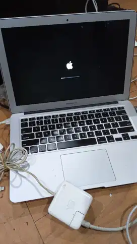 Menerima laptop ex kantor