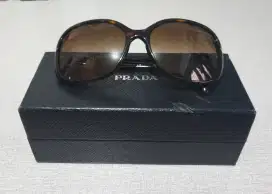 Preloved kacamata PRADA wanita