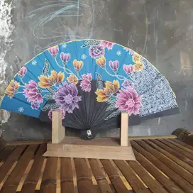 kipas tangan kayu