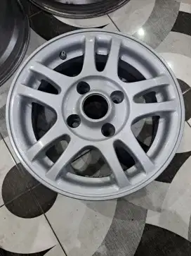 Velg ori kijang R14 pcd 4x114 ada 1bj buat serep