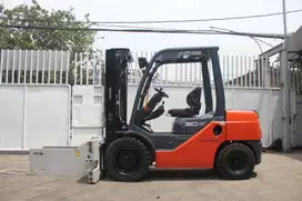 Toyota Diesel Forklift 3 ton Seri 8 Second Berkualitas