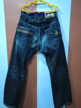 Denim jeans intage merk LEE Made in jepang