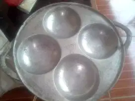 Cetakan kue serabi cilor dll 4 lobang kondisi masih baru,