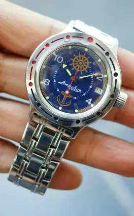 jam tangan dial biru keren
Vostok Amphibian Sea Captain