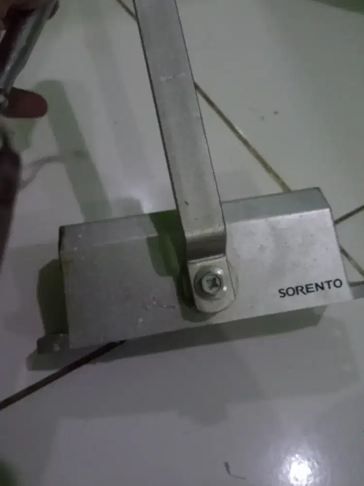 Door closer merk Sorento