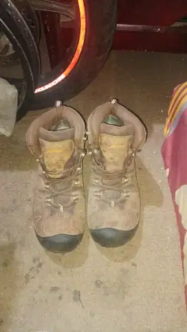 Sepatu Outdoor Rei (Nego)