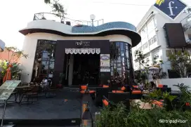 DI JUAL CEPAT HOTEL BINTANG 4 DI JLN RAYA LEGIAN KUTA, BALI ,107 KAMAR