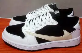 Sepatu Travis Scott X Air Jordan 1 low Black white