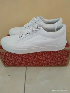 Sepatu Vans Old skool white 600