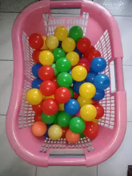 Bola Warna Warni