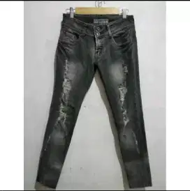 Celana Pensil Ripped Jeans Strech Size M 