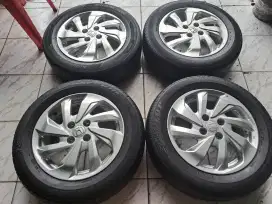 Velg mobil honda mobilio