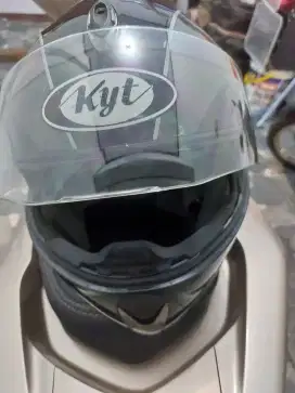 Helm full face KYT Rocket