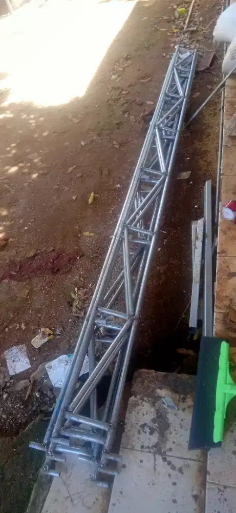 Jasa melayani pasang pintu gerbang  baja ringan
