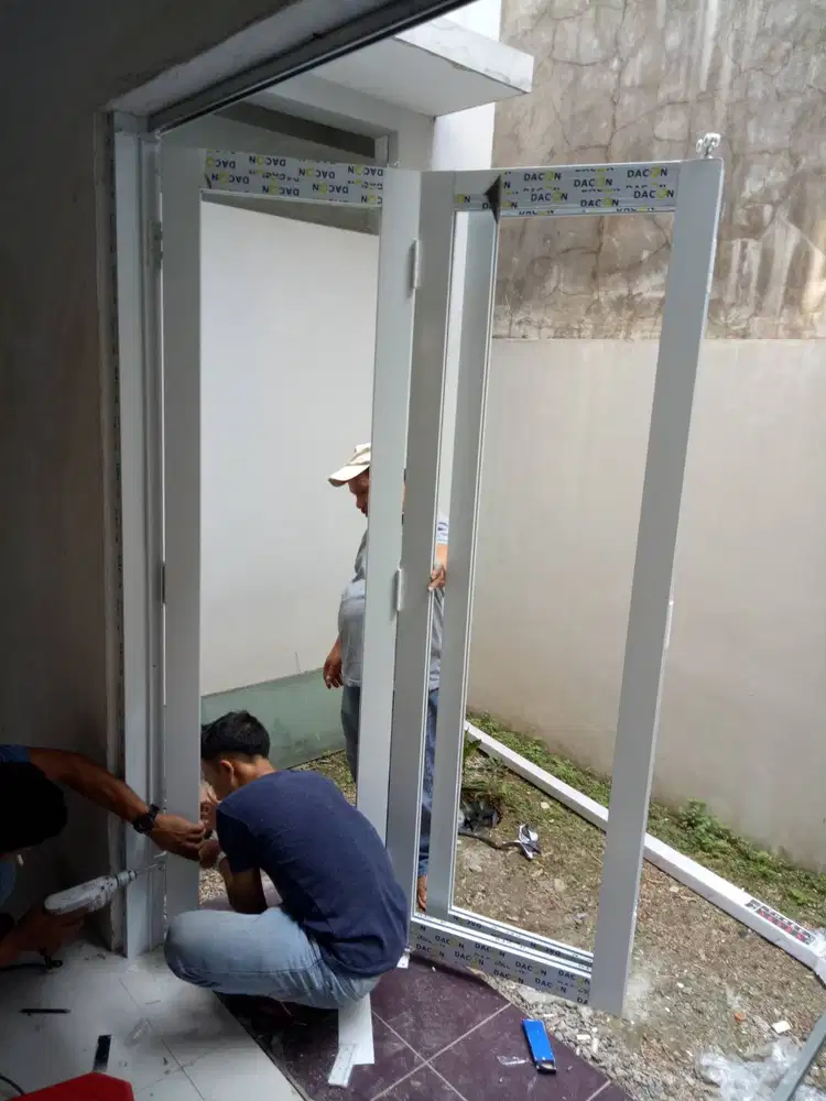 Pemasangan & ahli bidang Kusen Aluminium ( kusen alumunium )