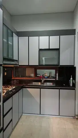 Lemari aluminium modern