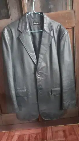 jas kulit ukuran L