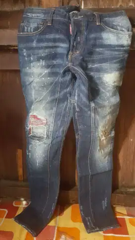 celana jeans dsquared2