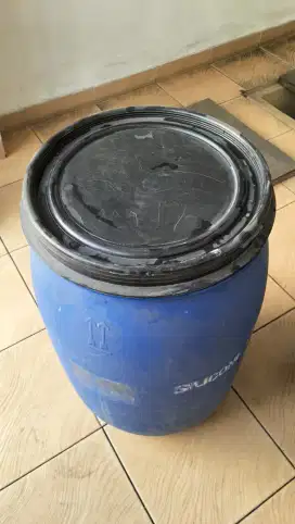 Drum air / Tong sampah