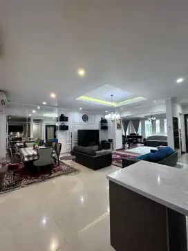 Jual CEPAT! Rumah Mewah Town house Kebayoran Baru Lokasi Strategis