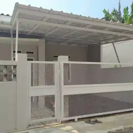 pagar plat lubang