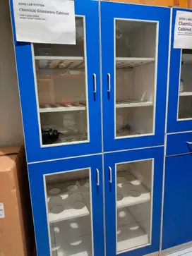 Lemari Gelas Kimia (Chemical Glassware Cabinet)