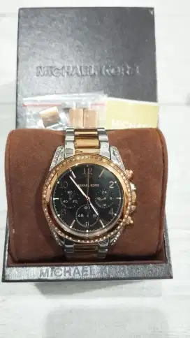 Jam tangan Michael Kors