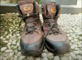 Rei hi boots authentic size 44