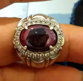 Cincin batu Mirah motif Unik.