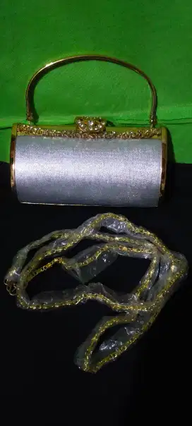 Tas dompet pesta wanita