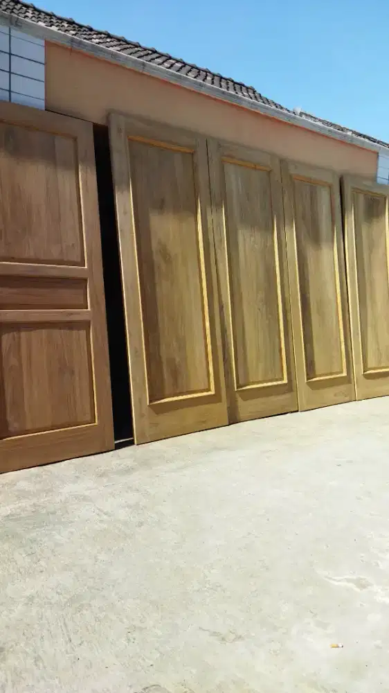 kusen pintu jati