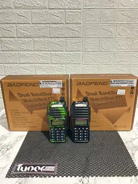Baofeng comteck uv82 dual band uhf vhf