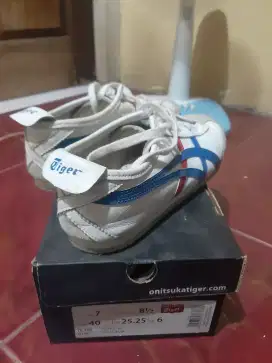 Sepatu Otnisuka Tiger