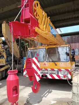 JUAL TRUCK CRANE 50 TON ALAT BERAT KATO NK500E-V  .