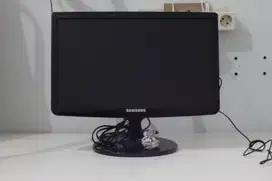 LCD MONITOR SAMSUNG 19 INCH - S19A10N