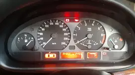 BMW 318i 2001 Bensin