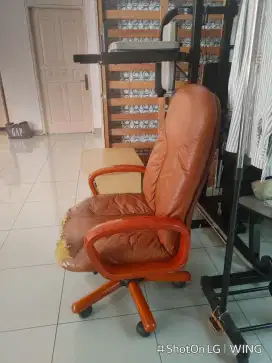 Kursi meja komputer manager direktur kulit leather