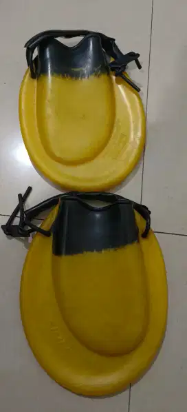 FINIS Fin buat gaya Dada